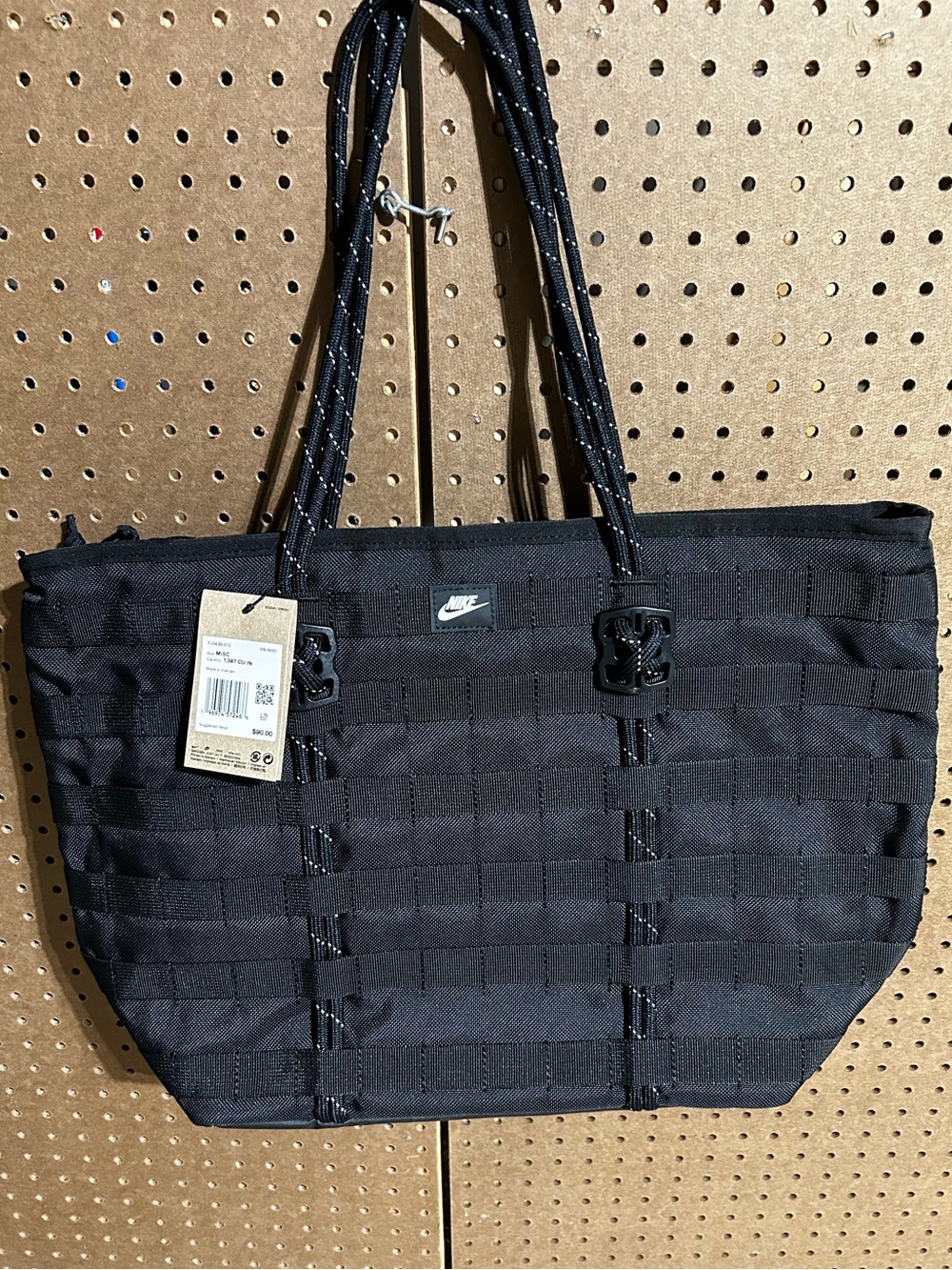 NWT Nike Sportswear RPM Tote Bag 26L Travel Gym Laptop
Shoulder Bag FJO439-010 - Picture 9 of 15